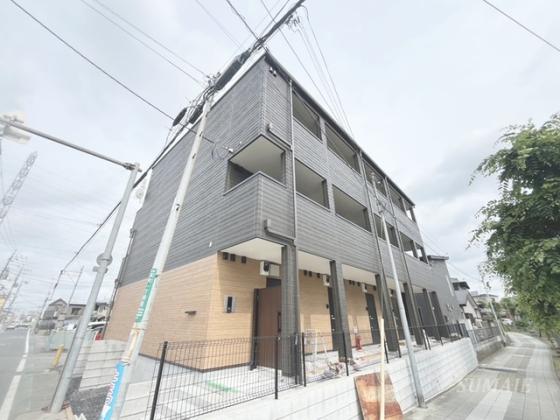 3階建て木造アパートです☆