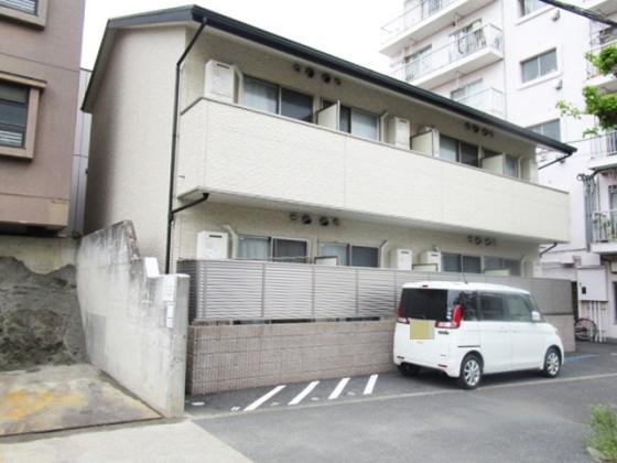 閑静な住宅地にあるアパートです。