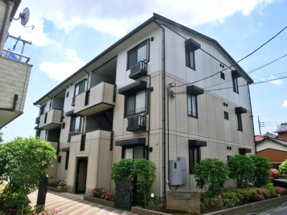 オシャレな外観の建物です♪