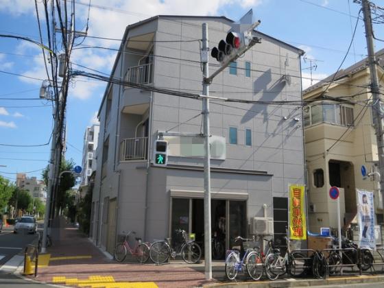 しっかりとした外観の建物♪
