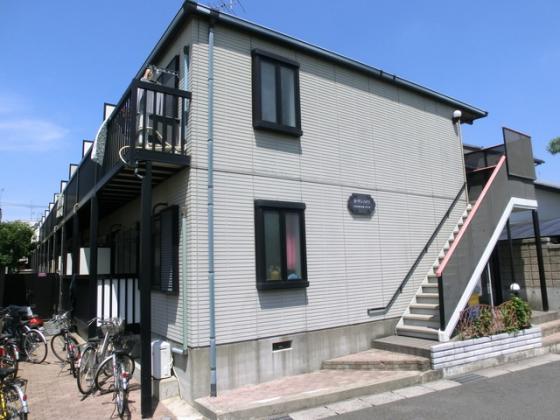 川沿いの静かな住環境で南向きです♪