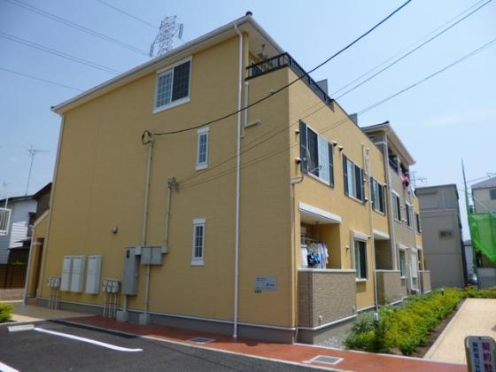 おしゃれな外観で静かな住環境♪