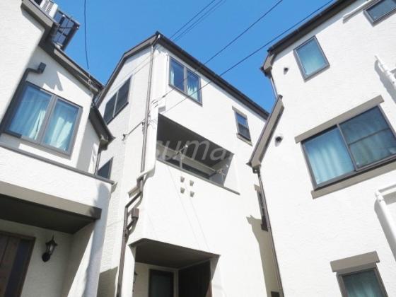 真ん中の建物です☆