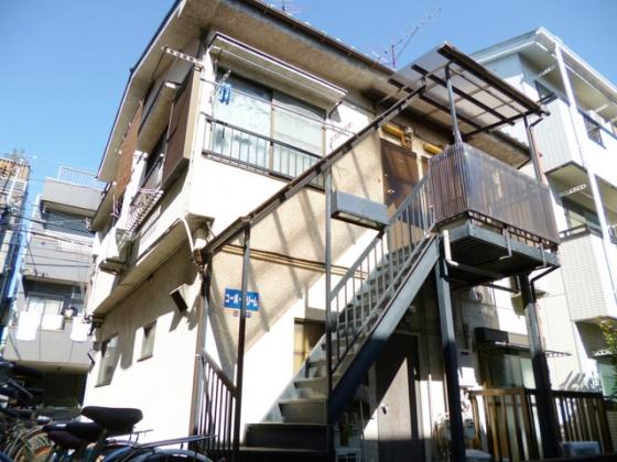 日当たりの良い昭和の外観です！