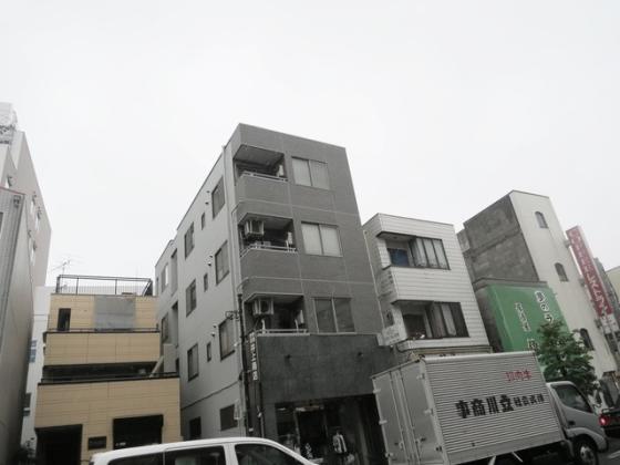 外観です！鉄骨造のマンションタイプです！