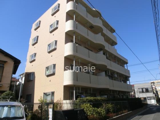 おしゃれな外観のマンションタイプです♪