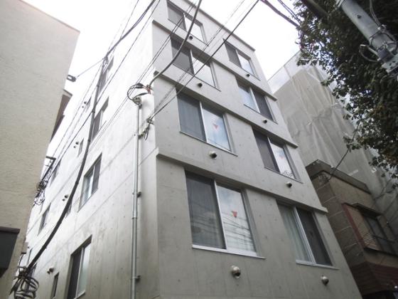 コンクリ打ちっぱなしの外観！