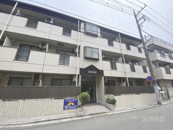 しっかりした造りの外観です。