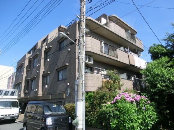 静かな住環境でおしゃれな外観♪