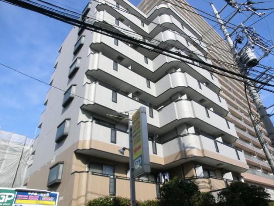 鉄骨オートロックマンションです♪