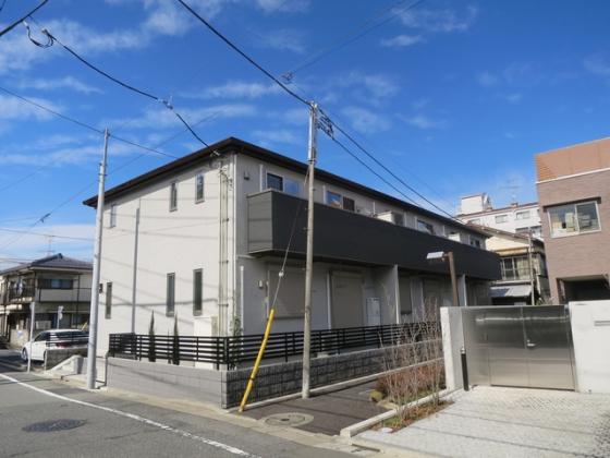 閑静な住宅街にあるアパートです♪