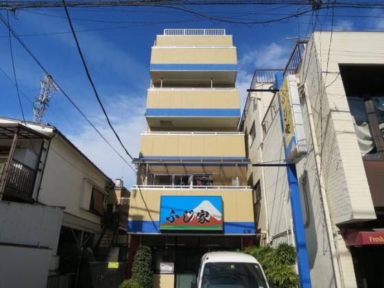 5階建てのマンションです！！
