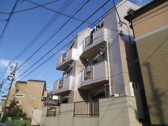 タイル張りのマンションです！