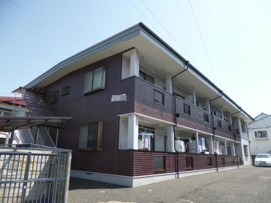 閑静な住宅街にあるアパートです。
