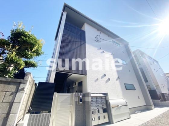 3階建てのアパートです☆