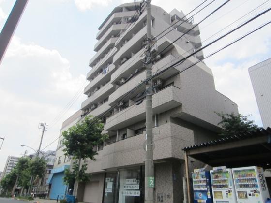 外壁タイル貼で高級感あります。
