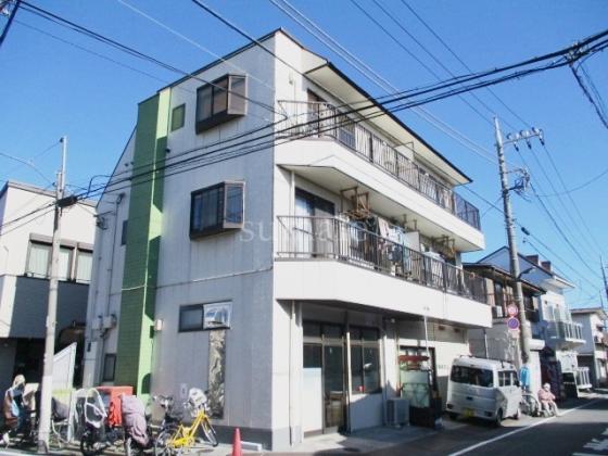 鉄骨造3階建ての物件です☆