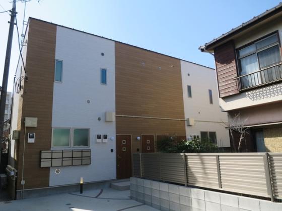 閑静な住宅街にあるアパートです♪