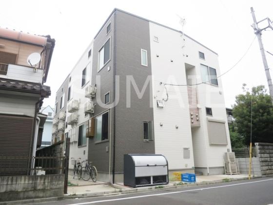 閑静な住宅街にあるアパートです。